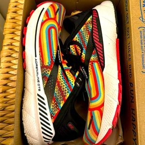COPY - Brooks adrenaline GTS women’s size 7 rainbow colors